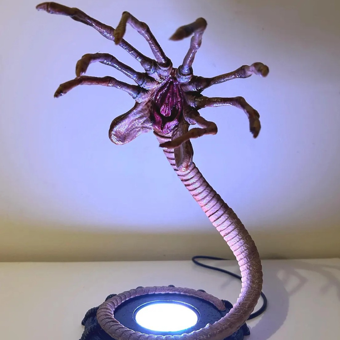 Uzaylı Facehugger Lambası Gece - Home Decor Inspo incelemesi ve fiyatı