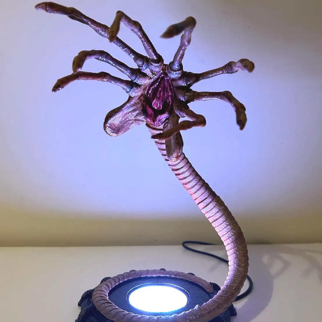 Uzaylı Facehugger Lambası Gece - Home Decor Inspo incelemesi ve fiyatı