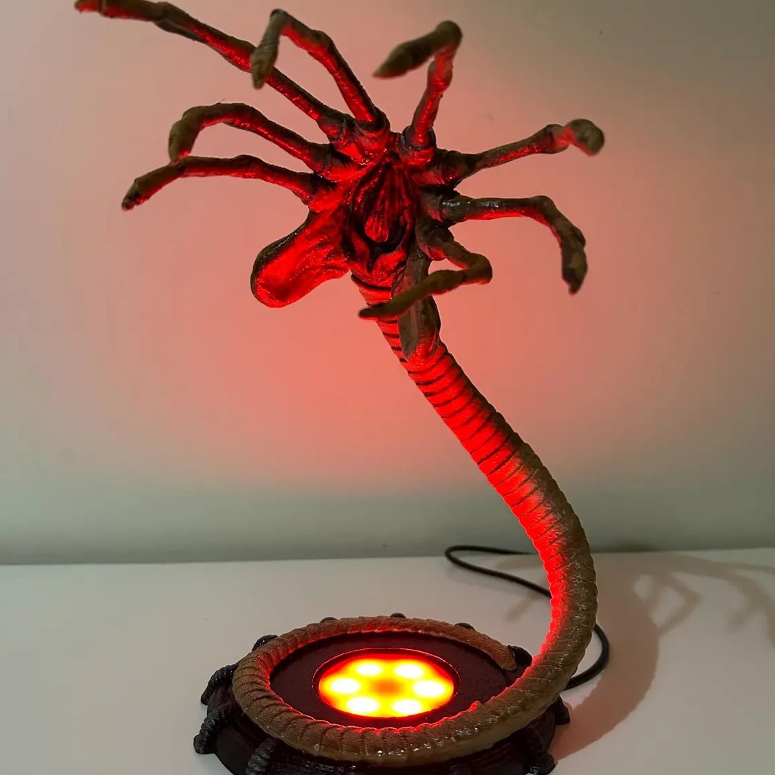 Uzaylı Facehugger Lambası Gece - Home Decor Inspo incelemesi ve fiyatı